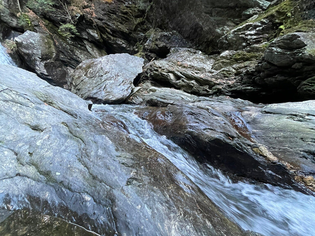 Bingham Falls-斯托必去景点