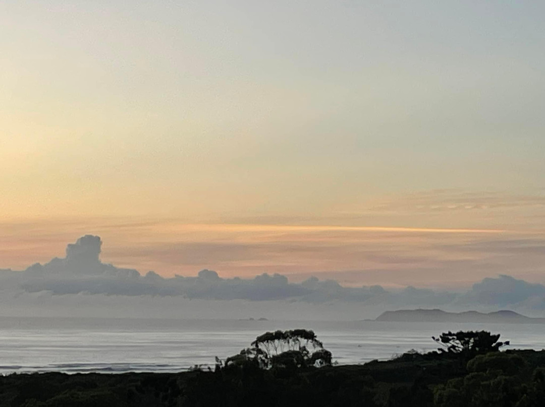 Angels beach & Flat Rock景点图片