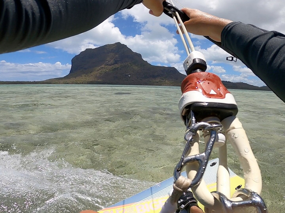 Airswitch Kitesurfing Mauritius-莫纳山必去景点