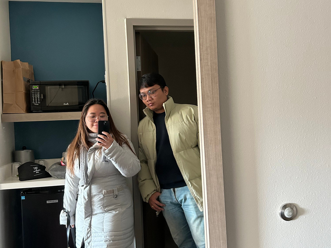 Holiday Inn Express & Suites Charlottesville By IHG主图