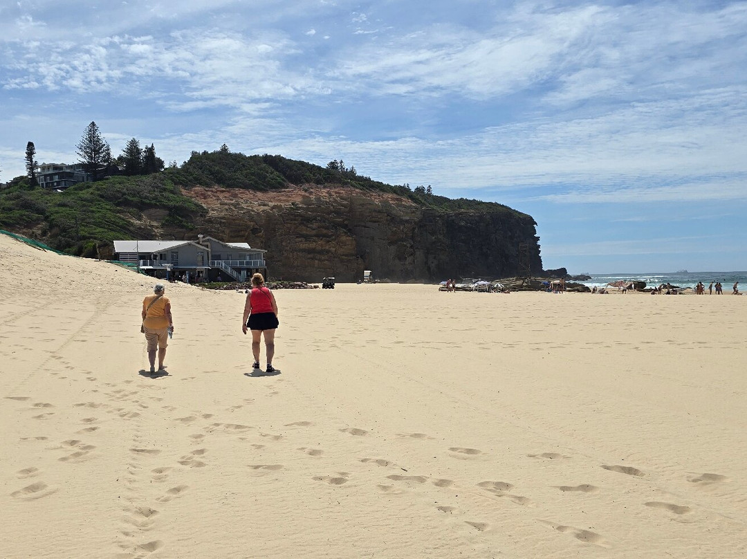 Redhead Beach景点图片