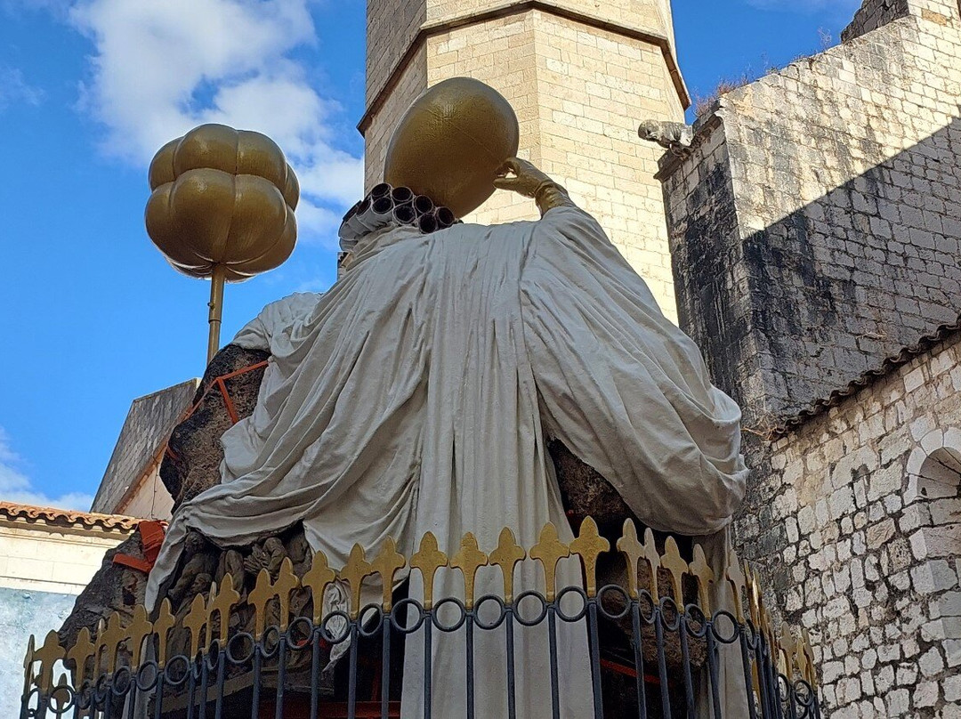 Memorial Monument to the Catalan Philosopher Francesc Pujols景点图片
