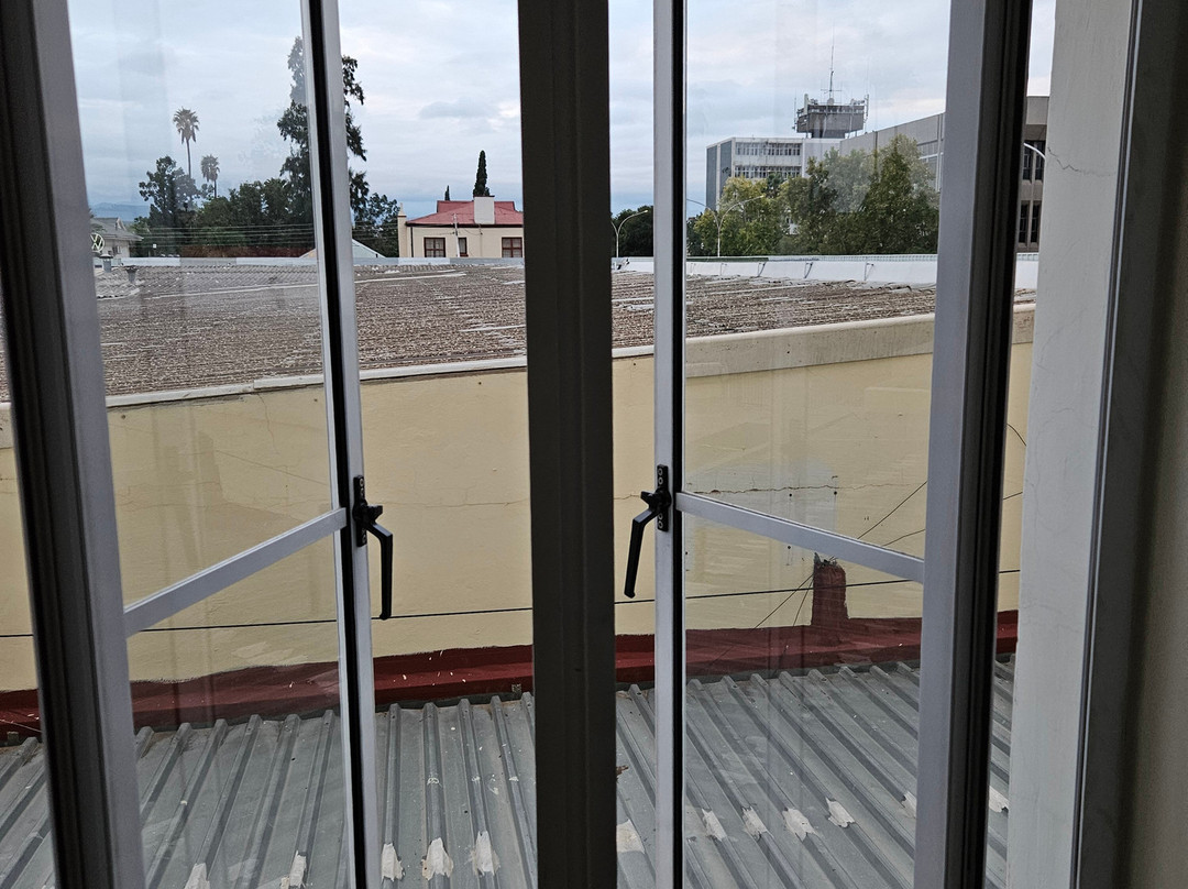 Queen's Hotel By BON Hotels主图