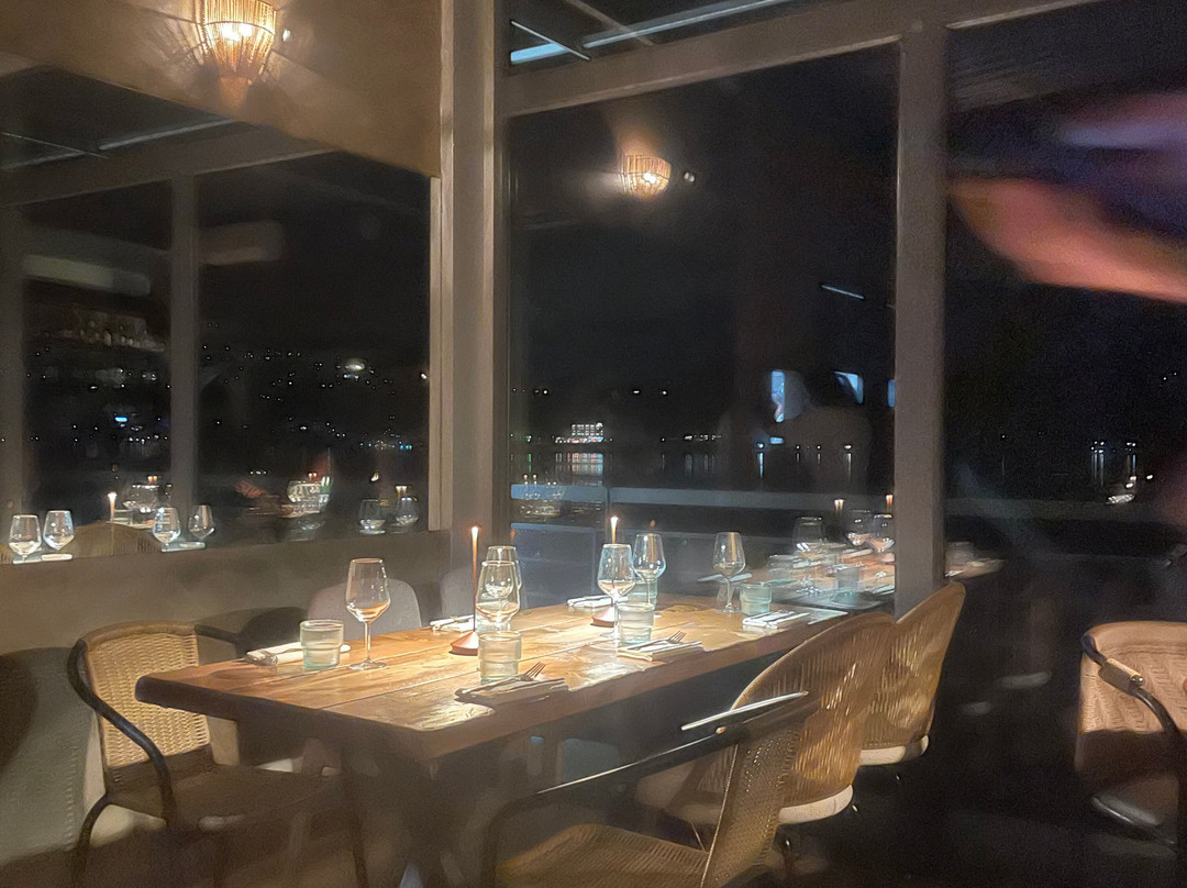 Lounge Bar La Noce-Angera必去景点