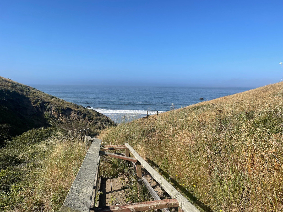 Pinnacle Gulch Coastal Access Trail景点图片