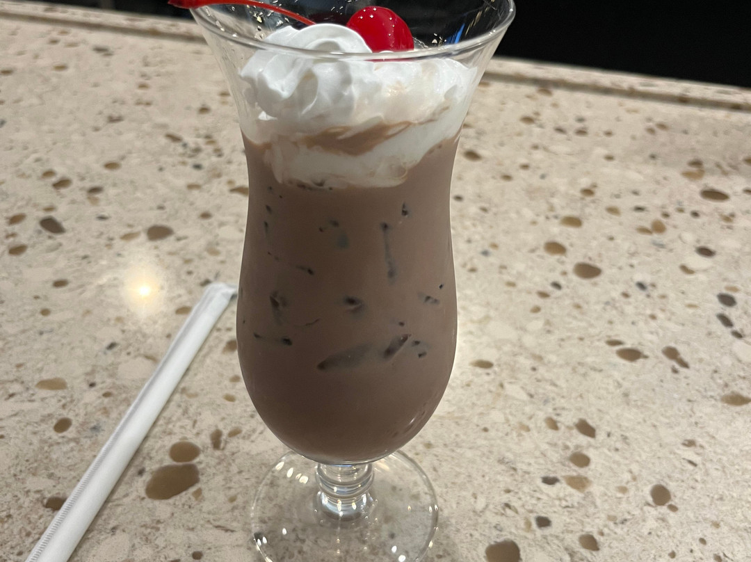 温德姆香槟豪顿套房酒店主图