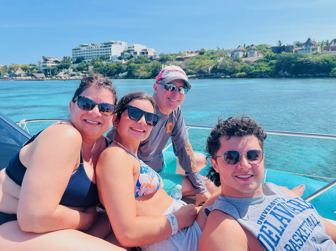 Paradise Luxury Yachts-坎昆必去景点