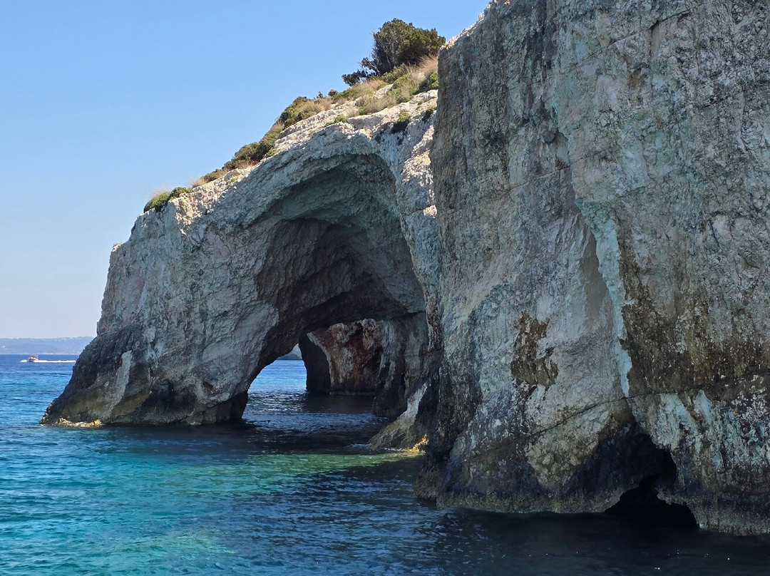 Theodosis Cruises-扎金索斯必去景点