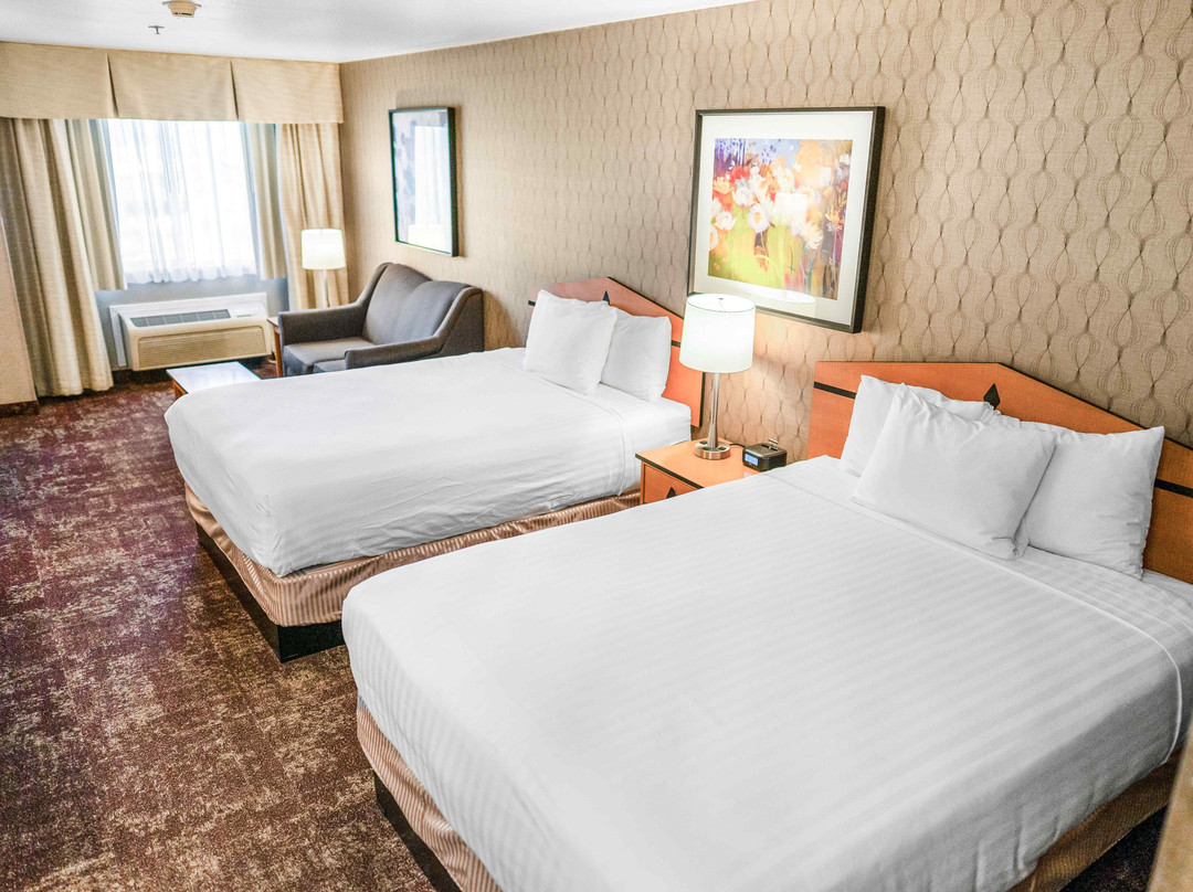 Crystal Inn Hotel & Suites West Valley City主图