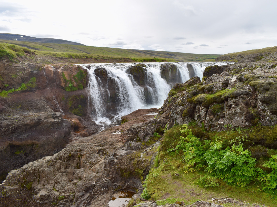 Kolugljufur Waterfall-华姆斯唐吉必去景点