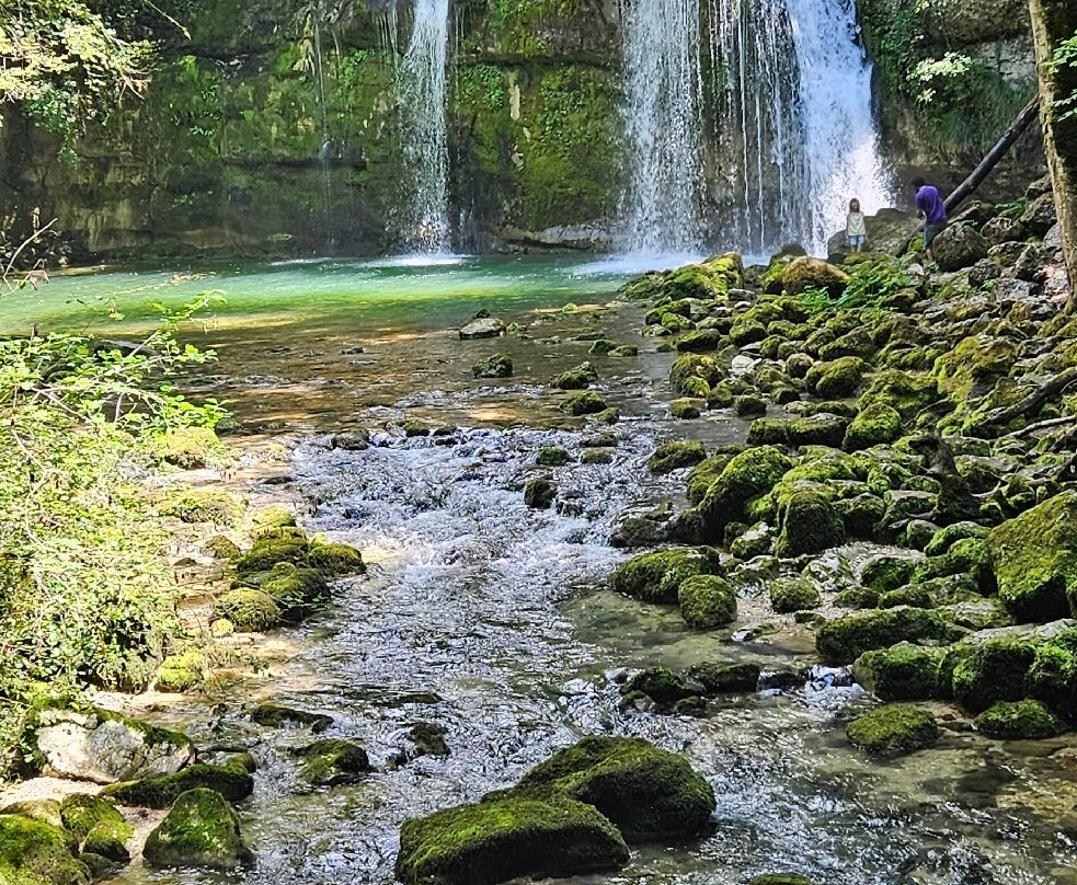 Cascade des Combes-圣克洛德必去景点