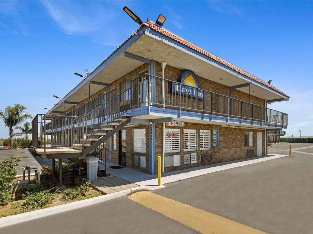 Alpaugh酒店住宿-Days Inn by Wyndham Lost Hills