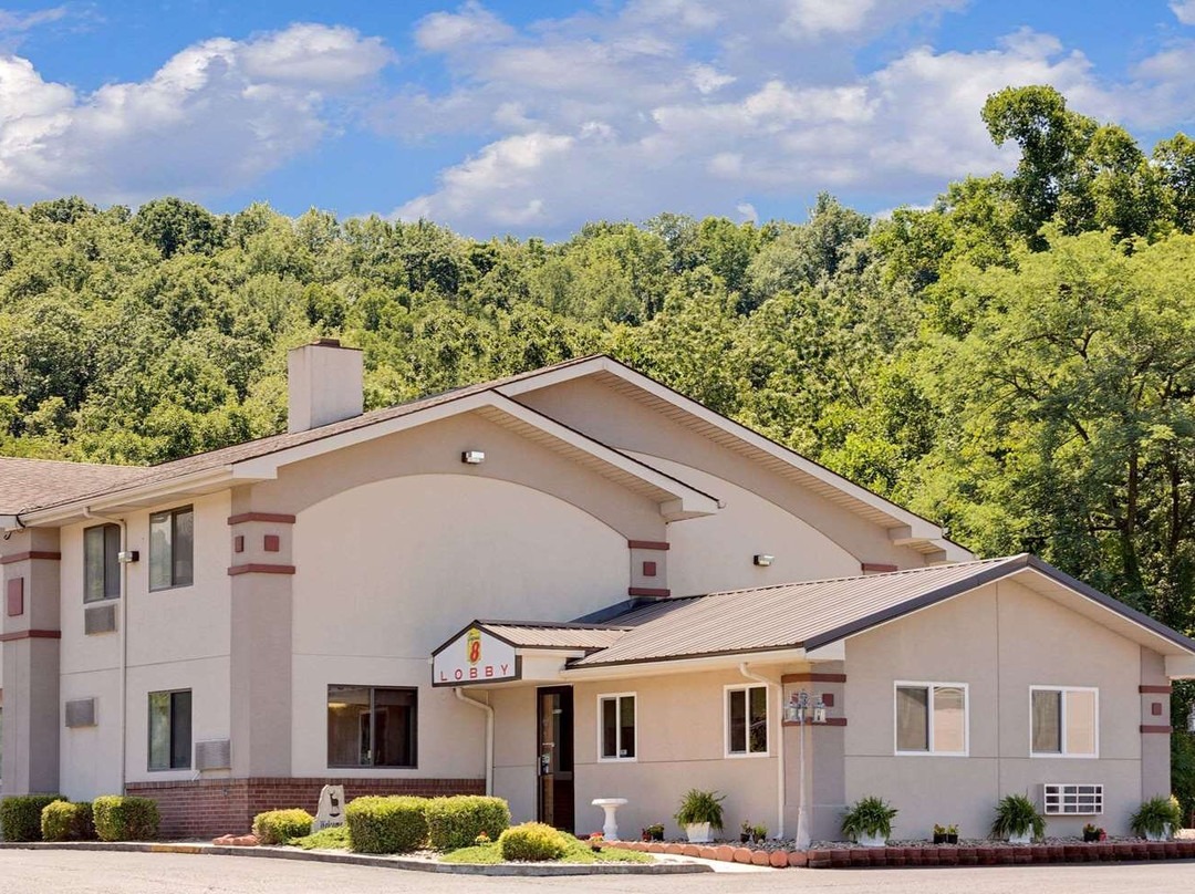 Bowden酒店住宿-Super 8 by Wyndham Elkins