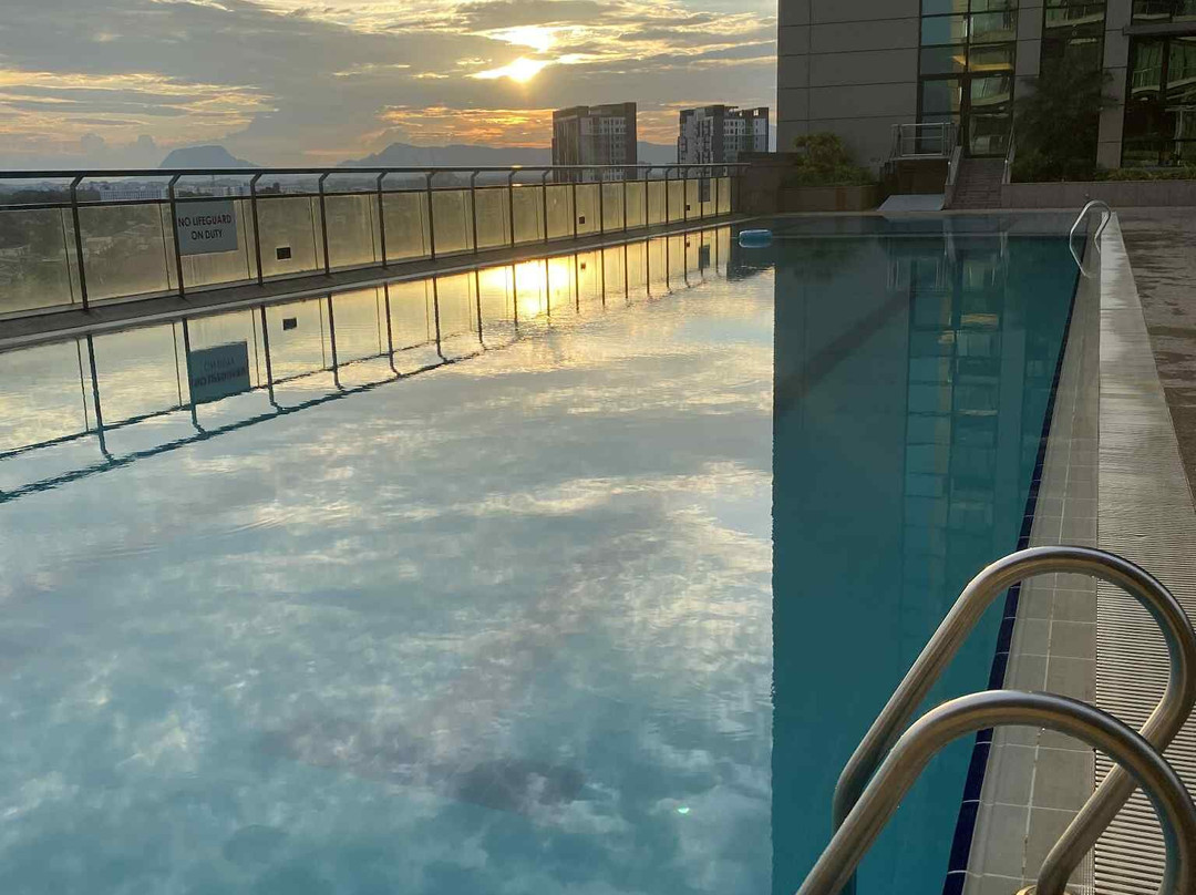 古晋帝国酒店主图