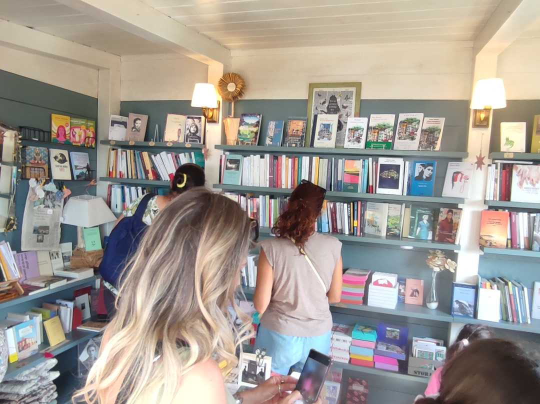 Libreria Sopra La Penna-Lucignana必去景点