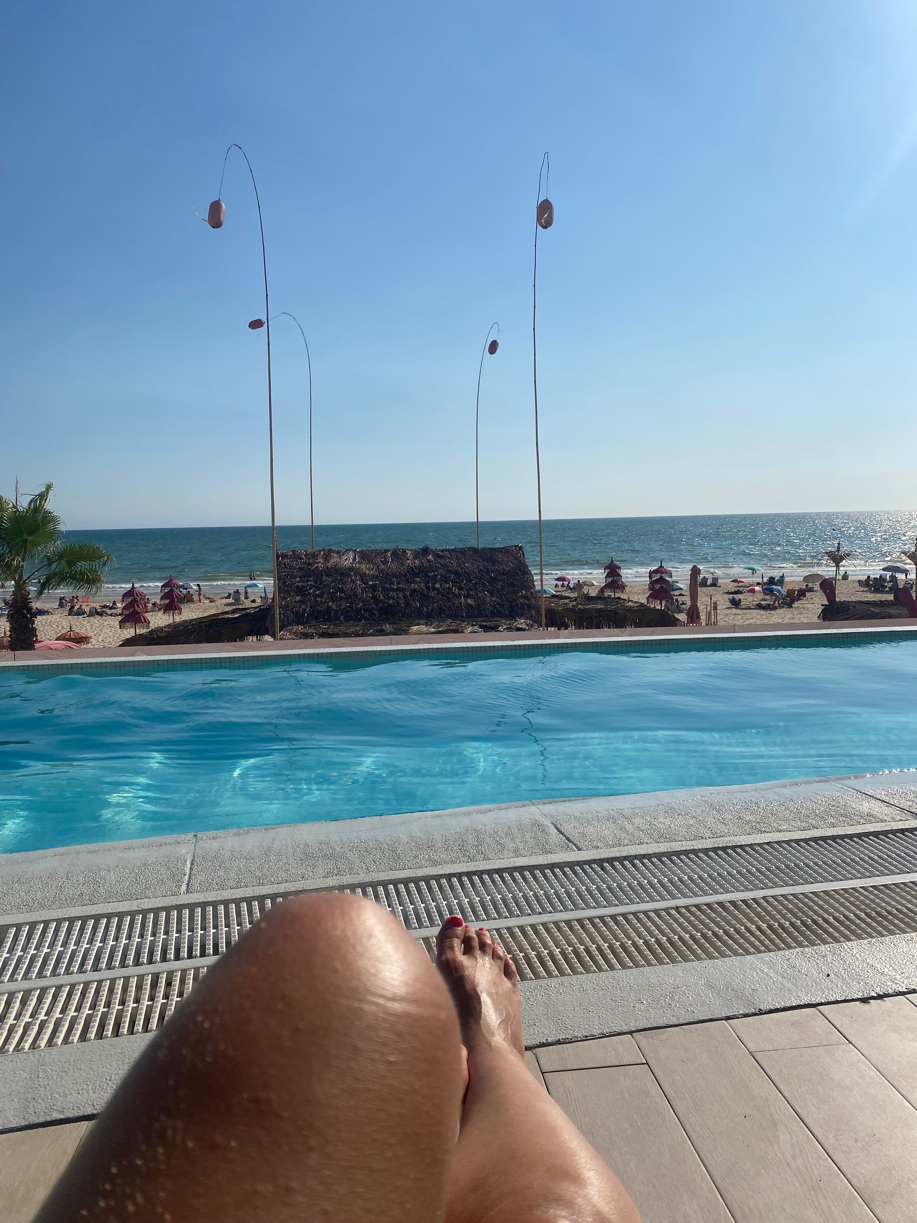 On Hotels Oceanfront-泳池