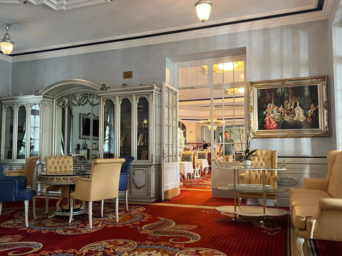 巴德埃玛斯 - 黑客大酒店主图