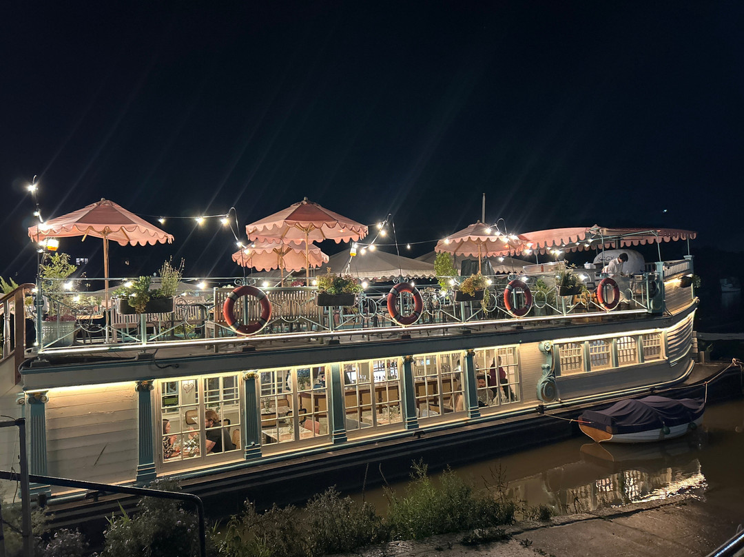 Peggy Jean At Riverside Green