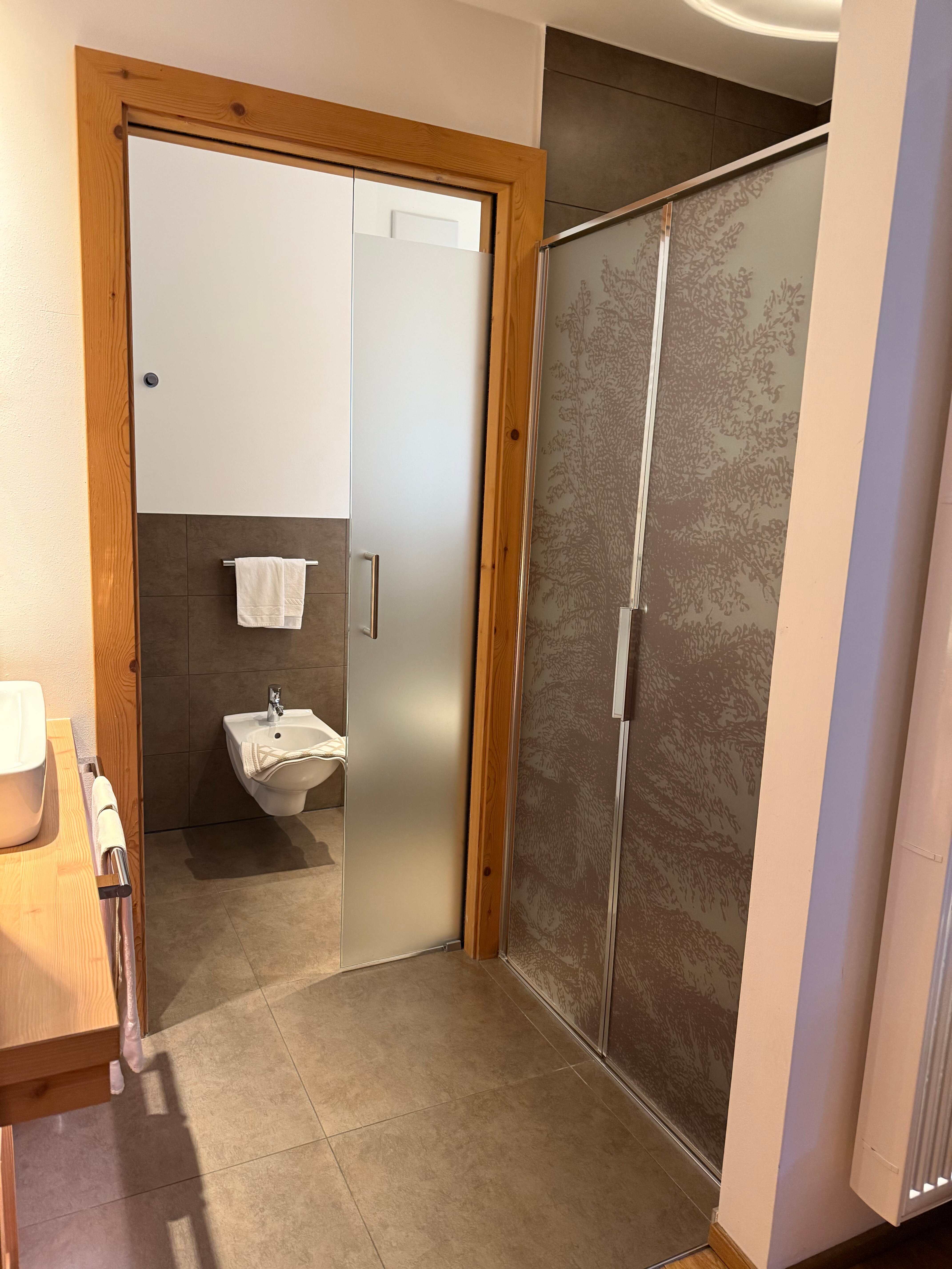 Waldrast - Forestside Living-浴室