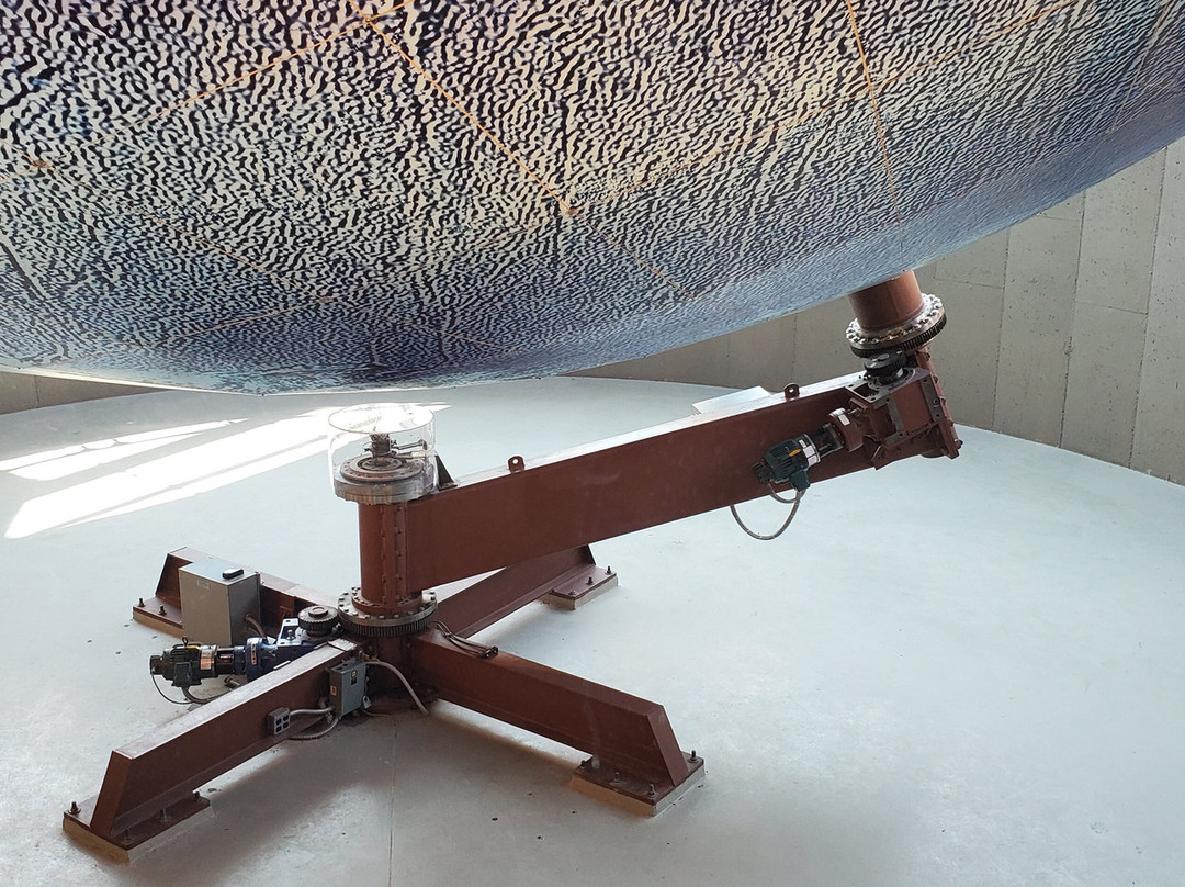 Eartha, the World's Largest Revolving and Rotating Globe-Yarmouth必去景点