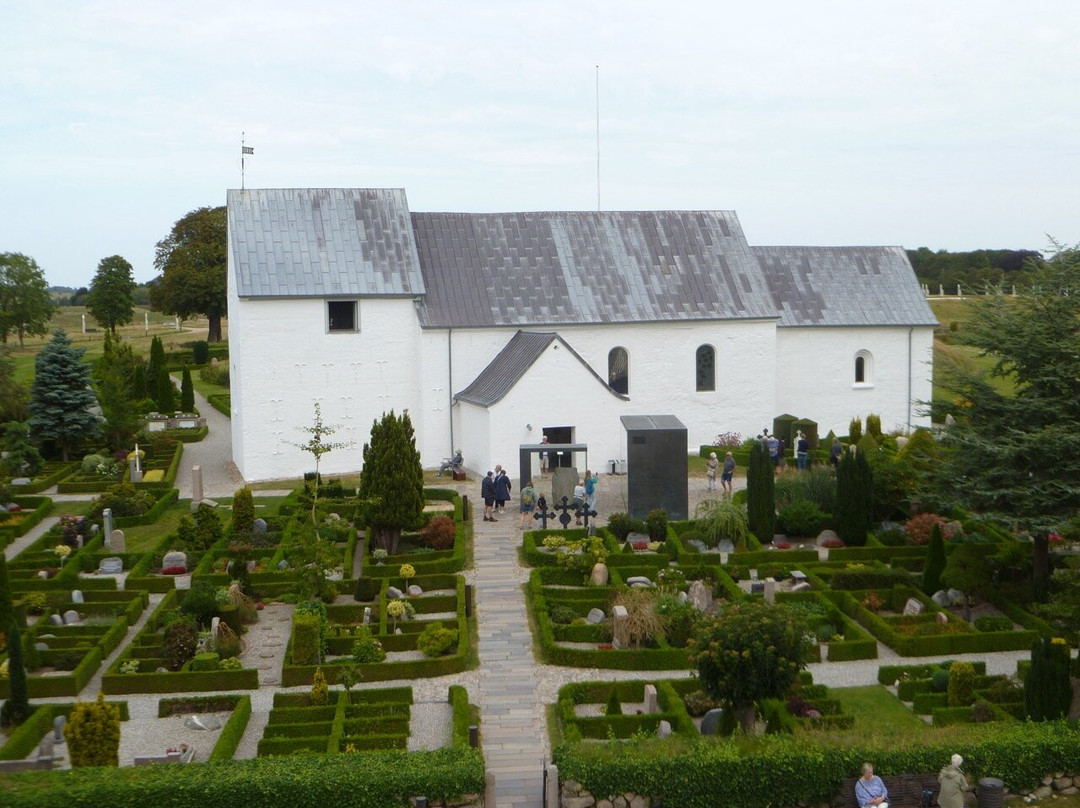 耶灵墓地、古北欧石刻和教堂-耶林必去景点