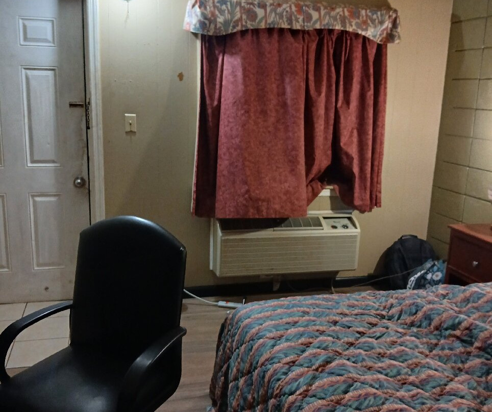 Hilltop Inn