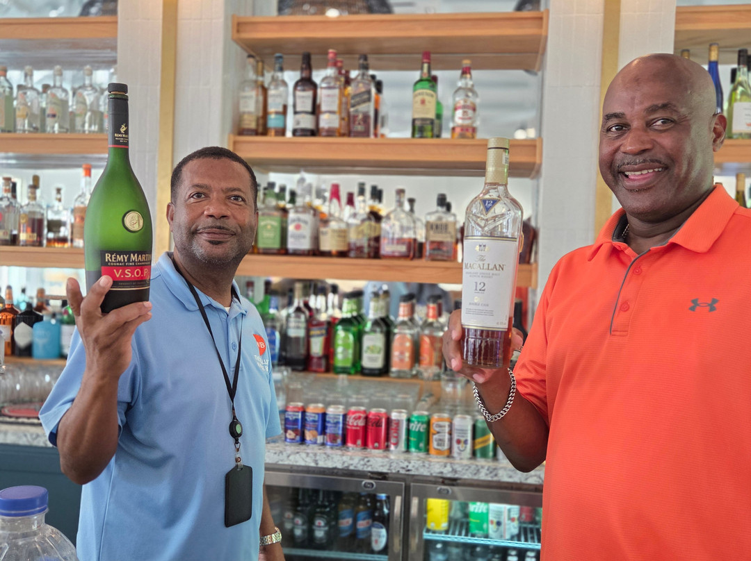 The Gallery & Wine Bar-拿骚必去景点