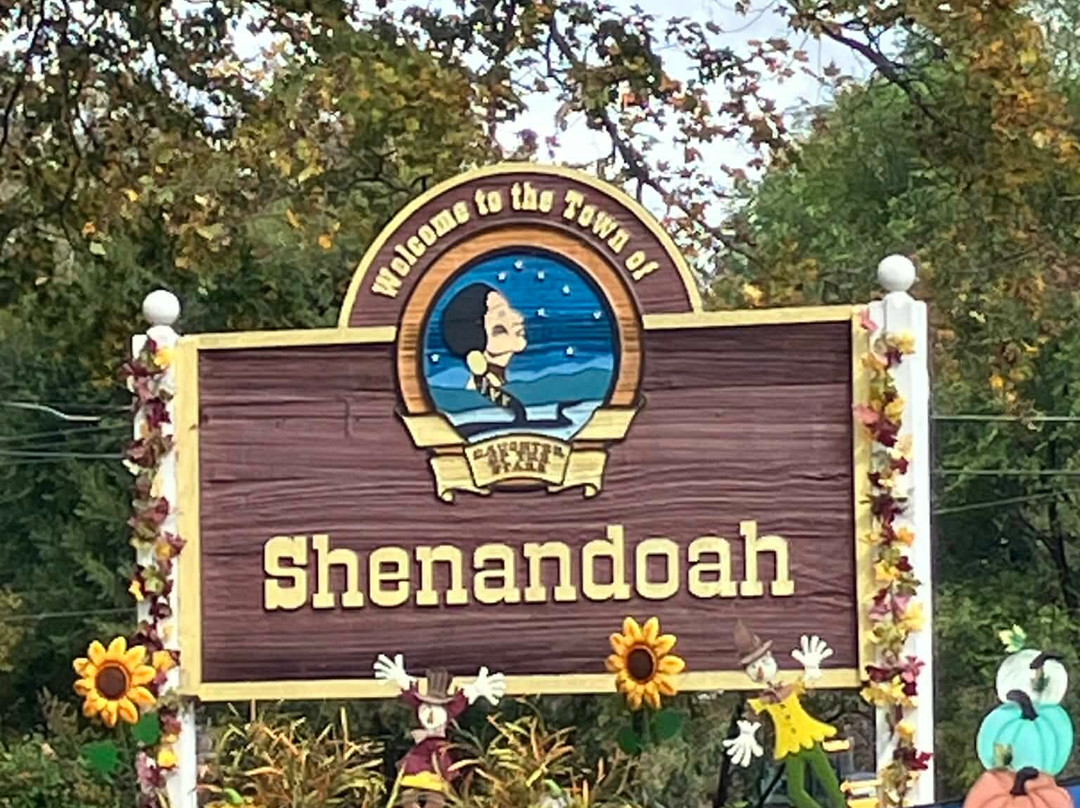 Suburban Studios Verona - Staunton North主图