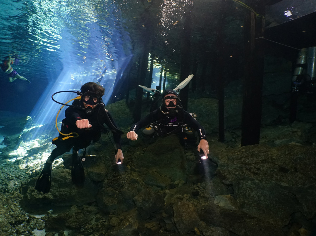 Serena Yogandive-普拉亚德尔卡曼必去景点