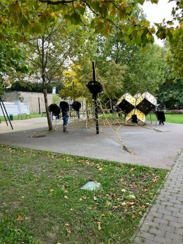 Várfal játszótér - Kinderspielplatz-焦尔必去景点