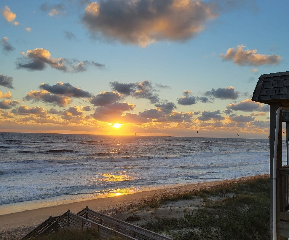 The Golden Strand主图