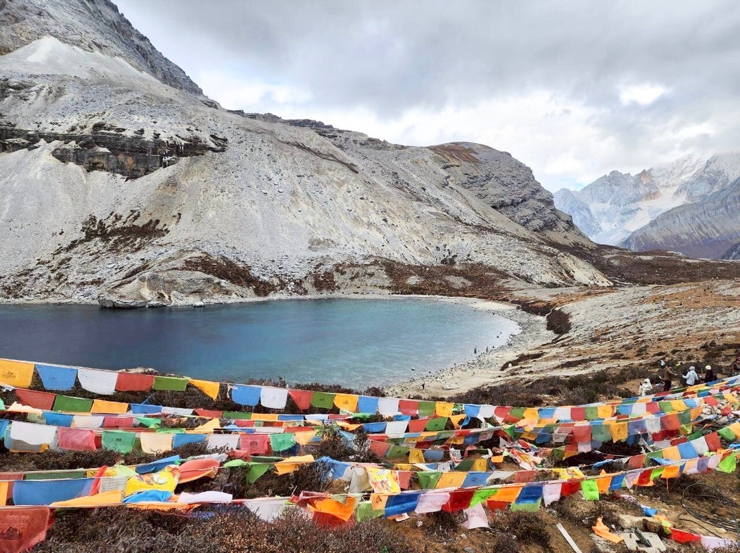 稻城亚丁风景区-稻城县必去景点
