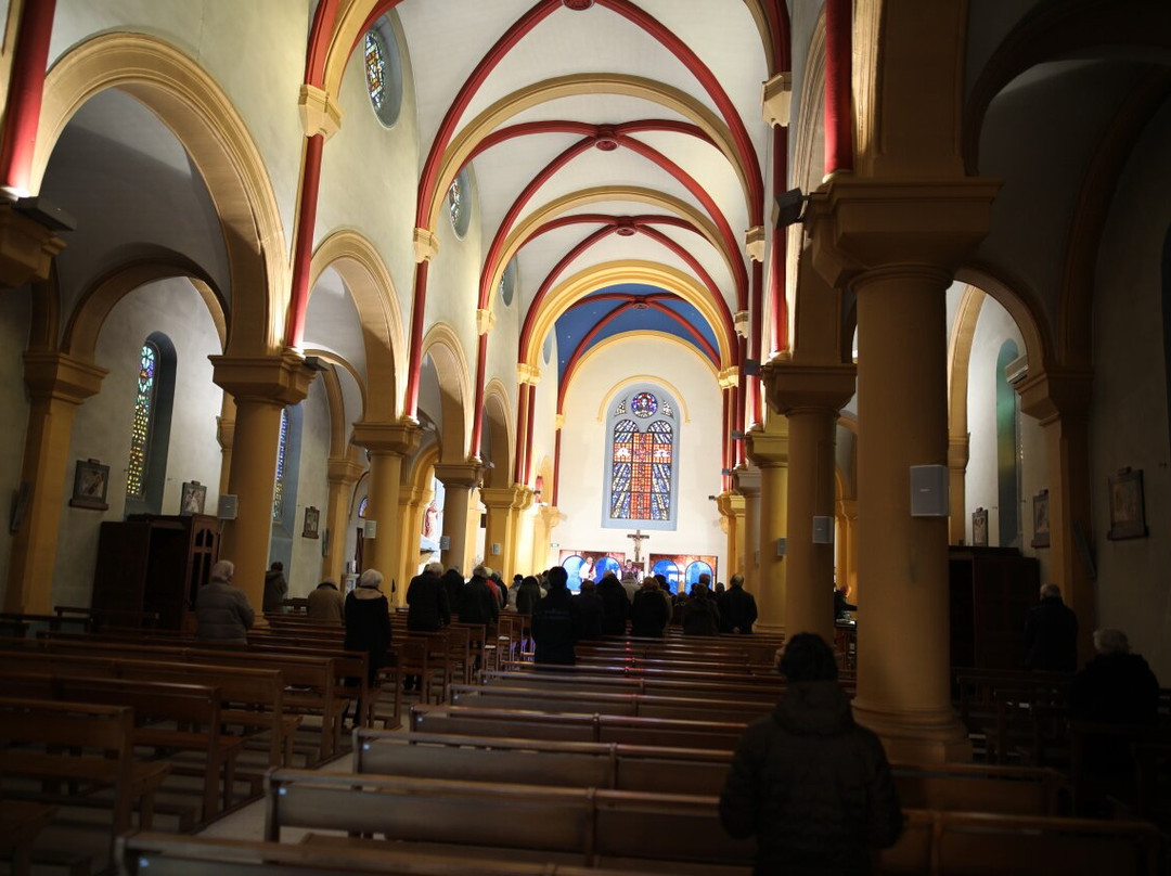 Eglise Saint-Pierre-帕拉瓦莱弗洛必去景点