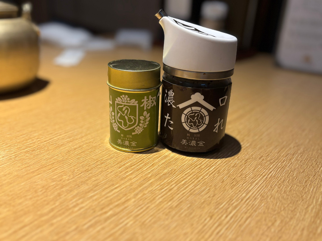 鰻 炭焼 ひつまぶし 美濃金 神田本店