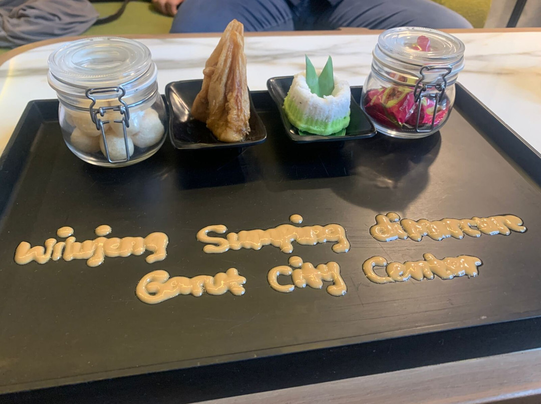 加鲁特市中心美居酒店