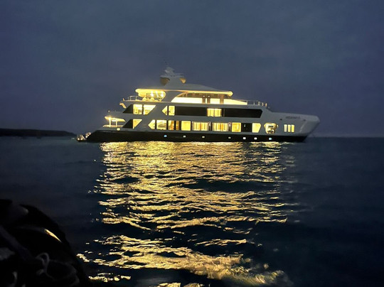 Hermes Galapagos Mega Catamaran-阿约拉港必去景点