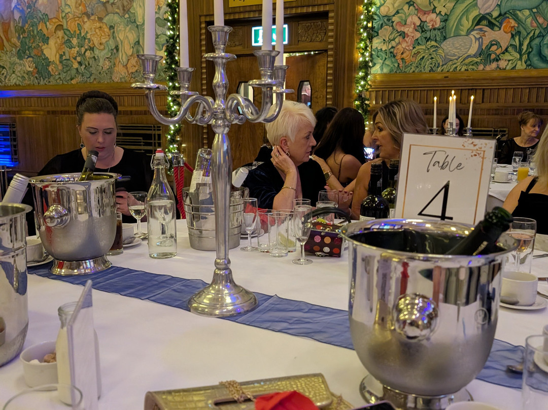 Brangwyn Hall-斯温西必去景点