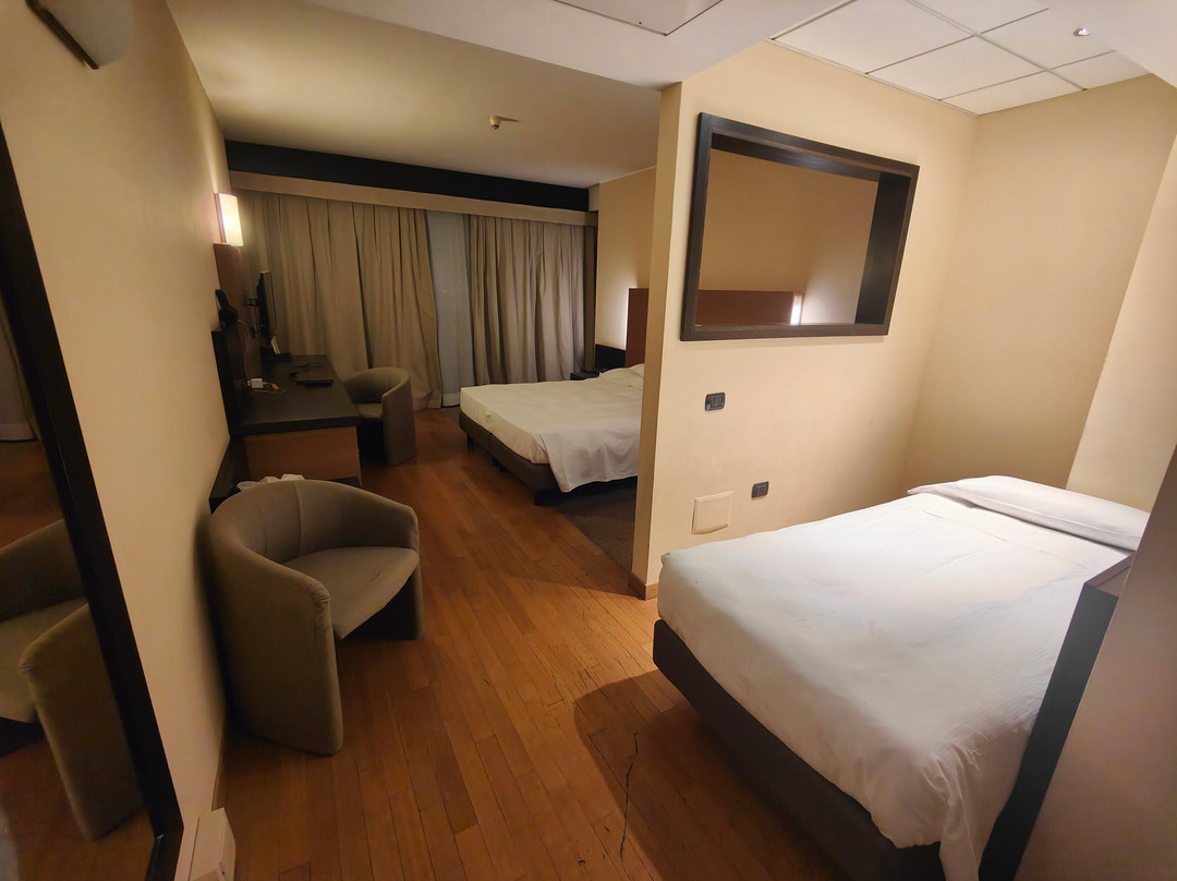 米兰高尔夫酒店主图