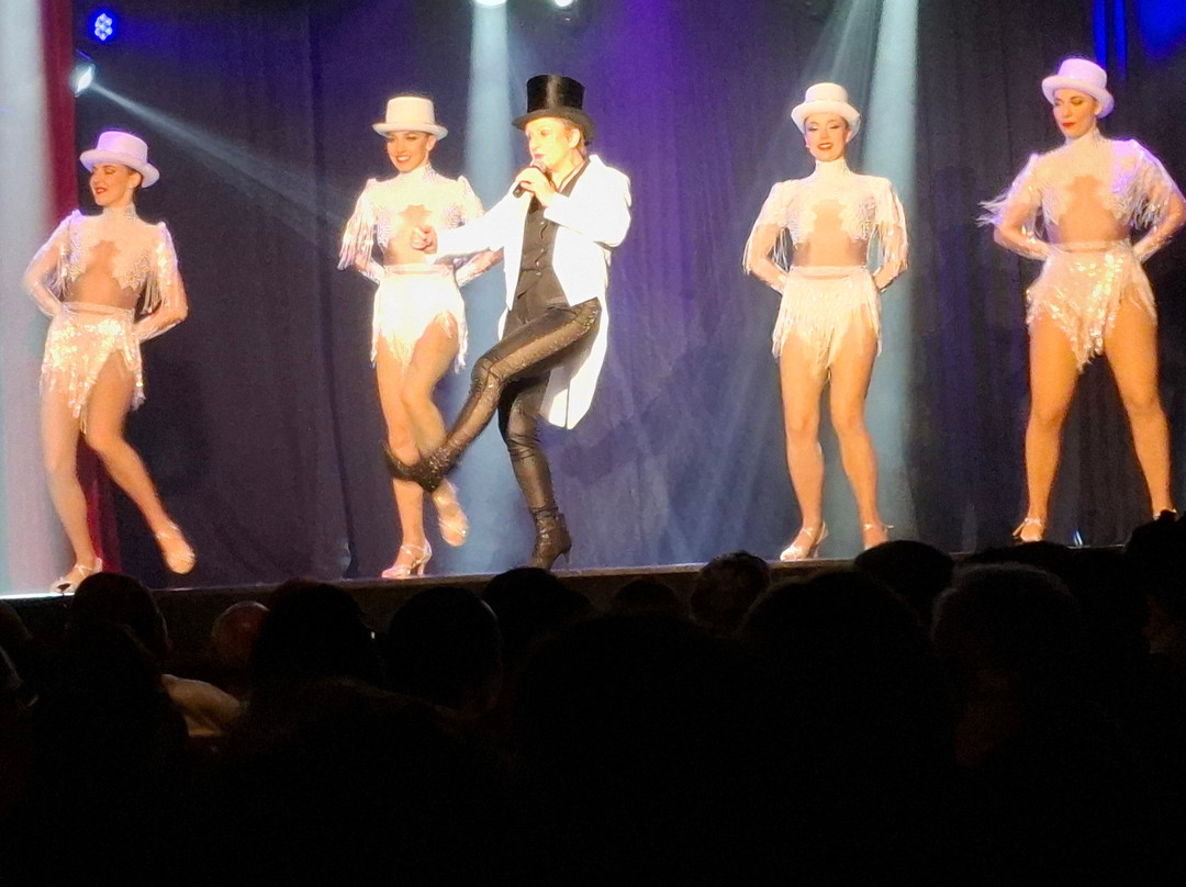 Cabaret La Plume Rouge-La Chapelle-des-Marais必去景点