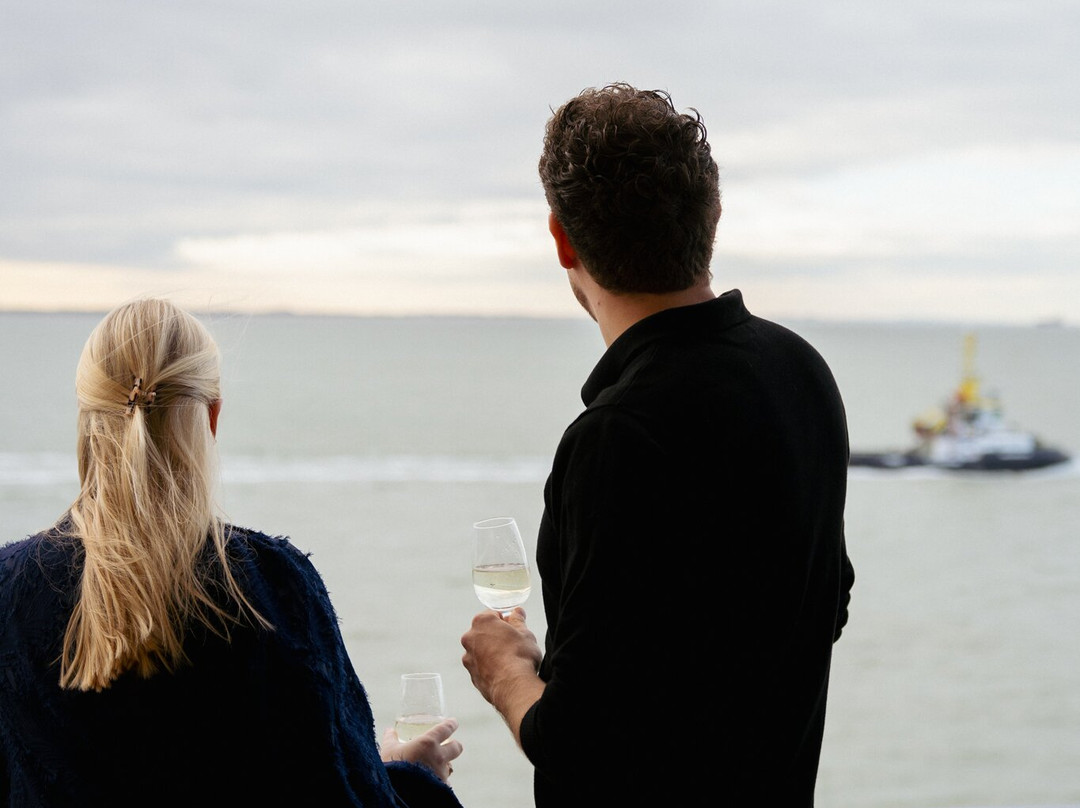 Beachfront Boutiquehotel主图