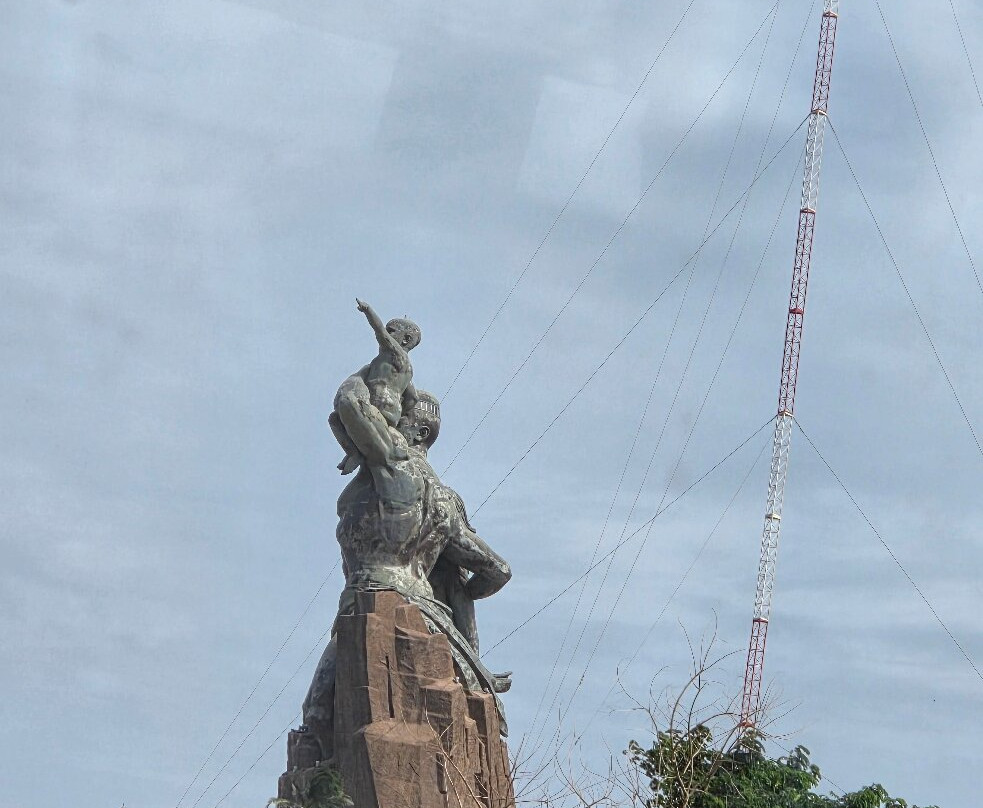 Le Monument de la Renaissance Africaine-达喀尔必去景点