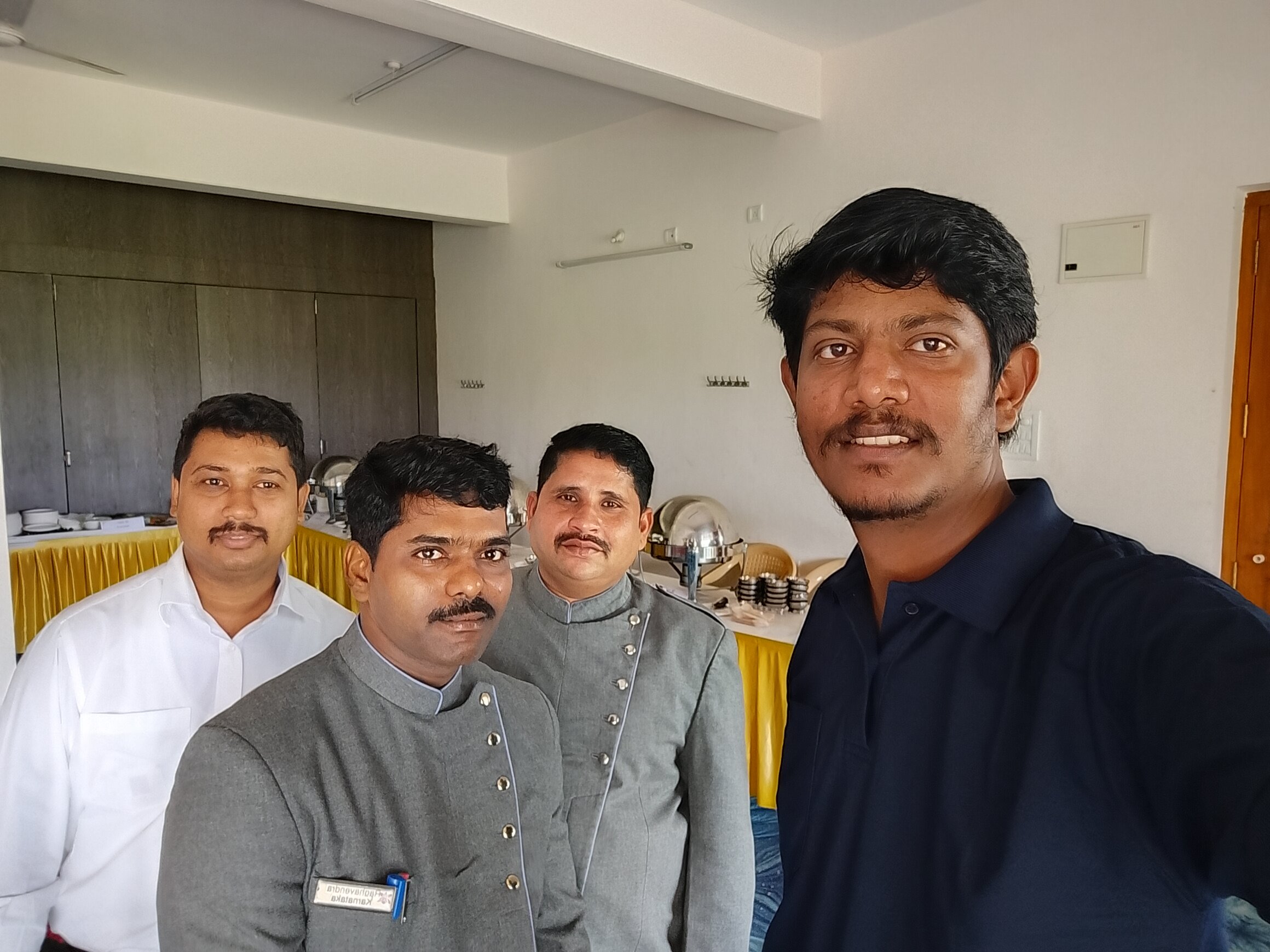 Royal Orchid Central-官方