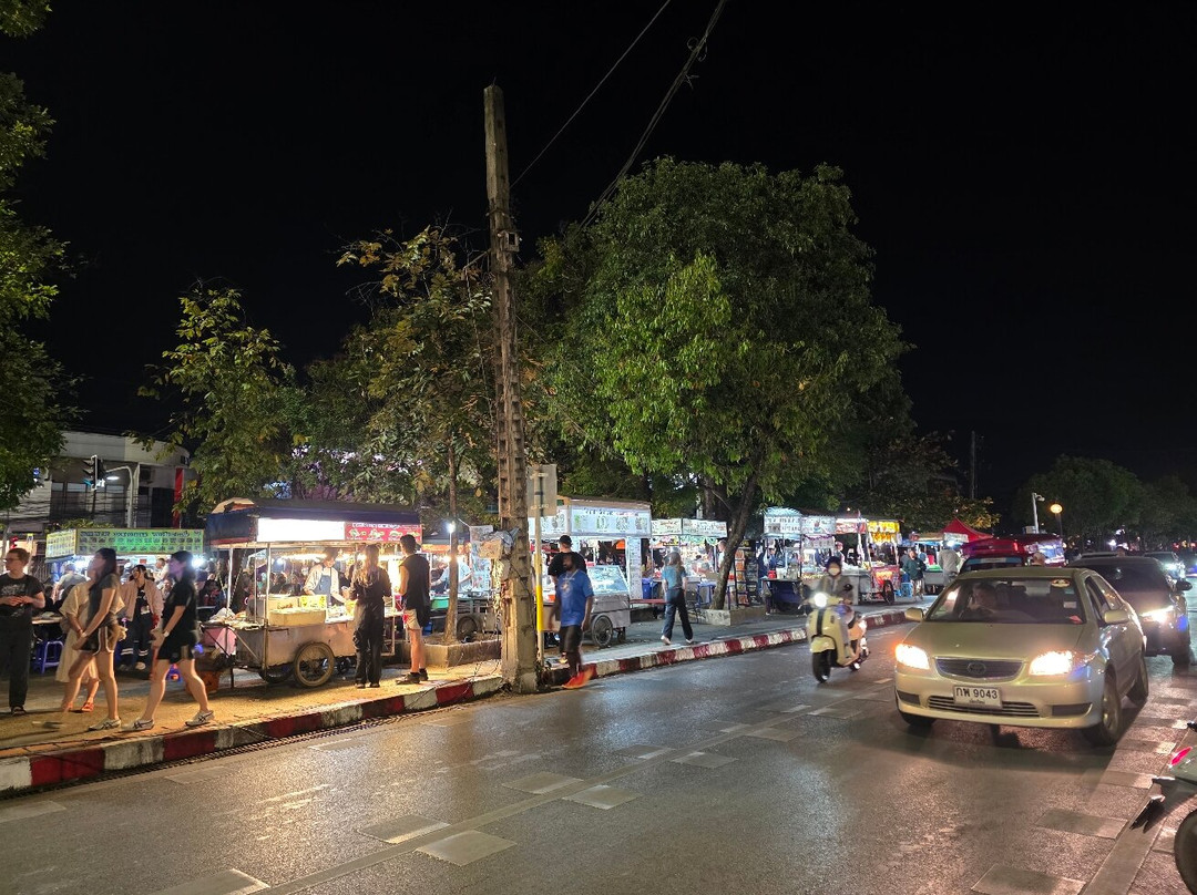 Chiang Mai Gate Night Market-清迈必去景点
