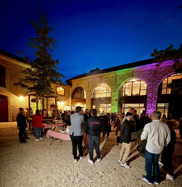 Les Cabanes Dans Les Bois  Logis Hôtel-商务中心/多功能厅