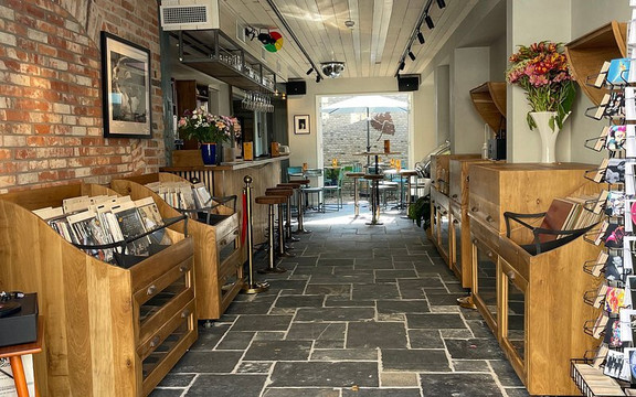 De Platenbar En Filmhuis Groede-Groede必去景点