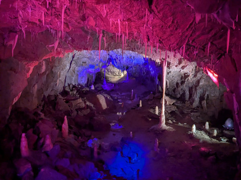 Stump Cross Caverns-Pateley Bridge必去景点