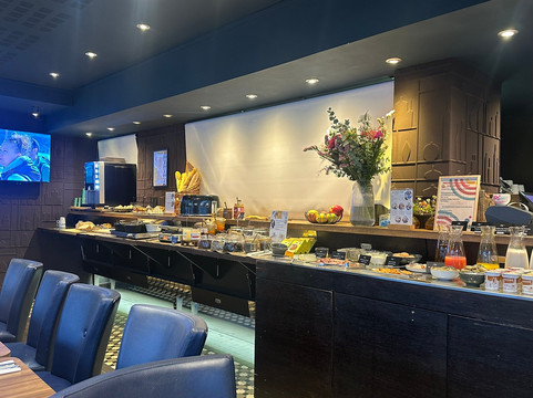 贝斯维斯特高级酒店主图