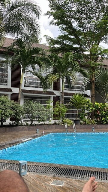 Sobit Sarovar Portico-泳池