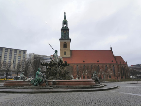 Neptunbrunnen-柏林必去景点