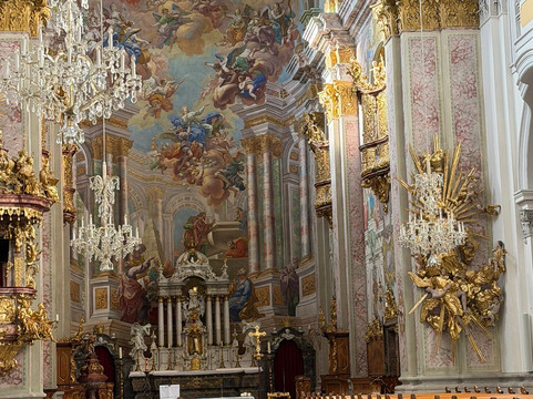 Stiftskirche Mariä Himmelfahrt-Spital am Pyhrn必去景点